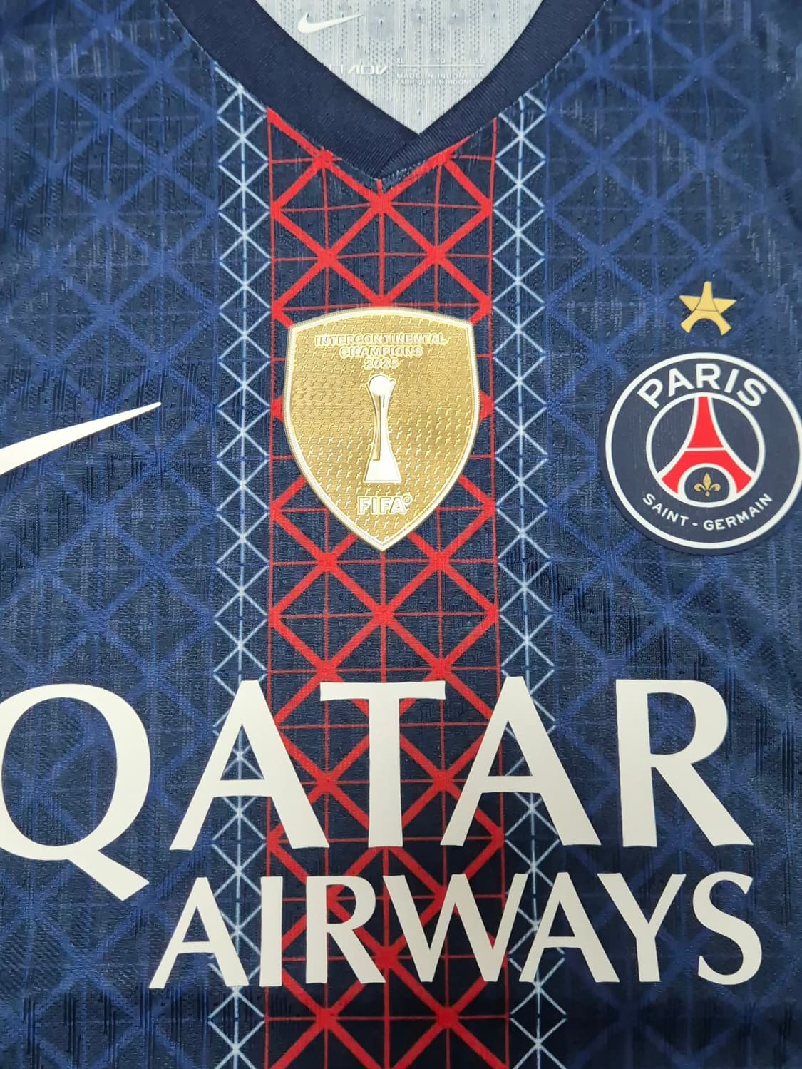 25-26 PSG 파리 홈킷 흐비차 유니폼 XL 상품이미지3