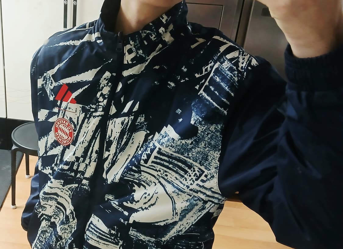 "아디다스 바이에른 뮌헨 양면 바람막이 L 급처 정가20만 네고가능 상품이미지2