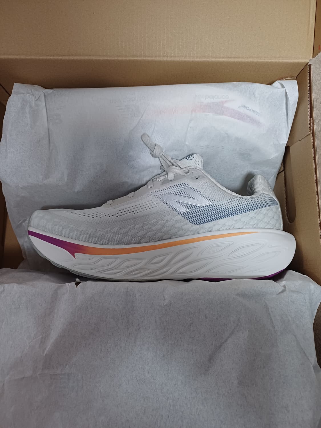 뉴발란스 Fresh Form X 1080v14 러닝화 285사이즈 상품이미지4