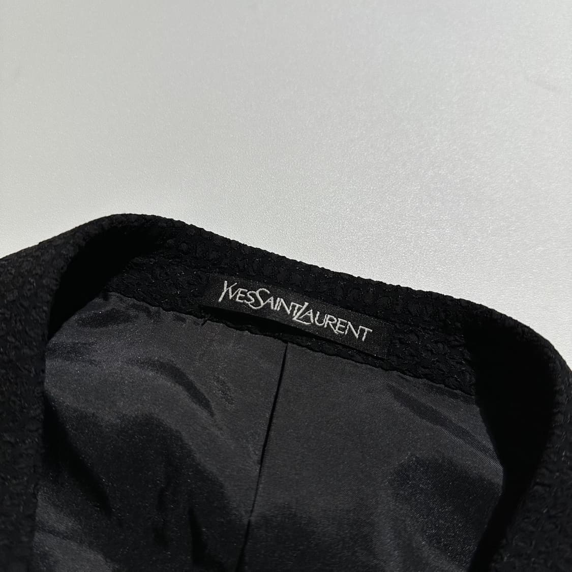 입생로랑 금장 로고 버튼 싱글 패턴 3B 블레이저 상품이미지3