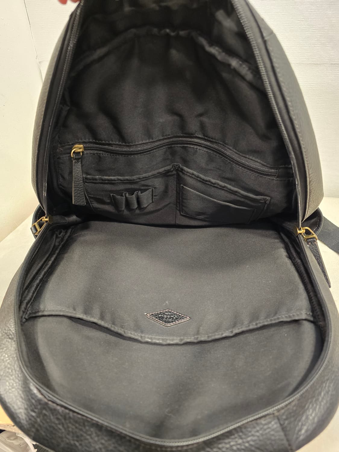 파슬 FOSSIL 트레비스 남성  블랙 소가죽 백팩 상품이미지9