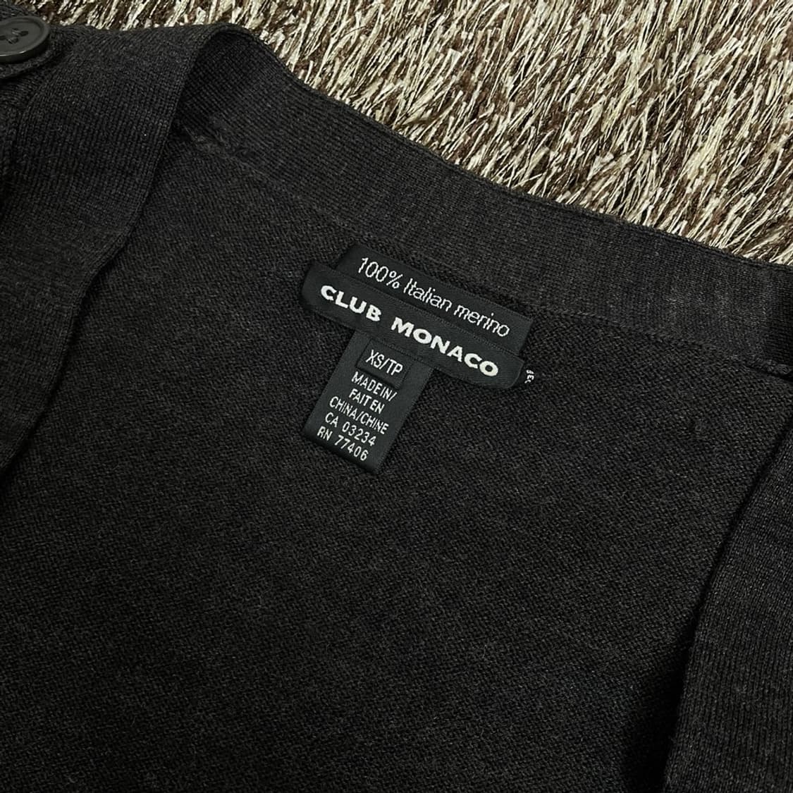 클럽모나코 차콜 메리노울 버튼업 크롭 가디건  XS 상품이미지2