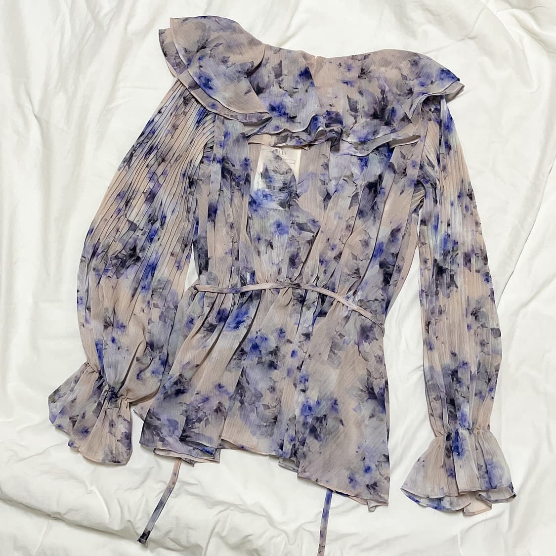 새상품 ) 임블리 로맨틱무드 프릴블라우스 상품이미지6