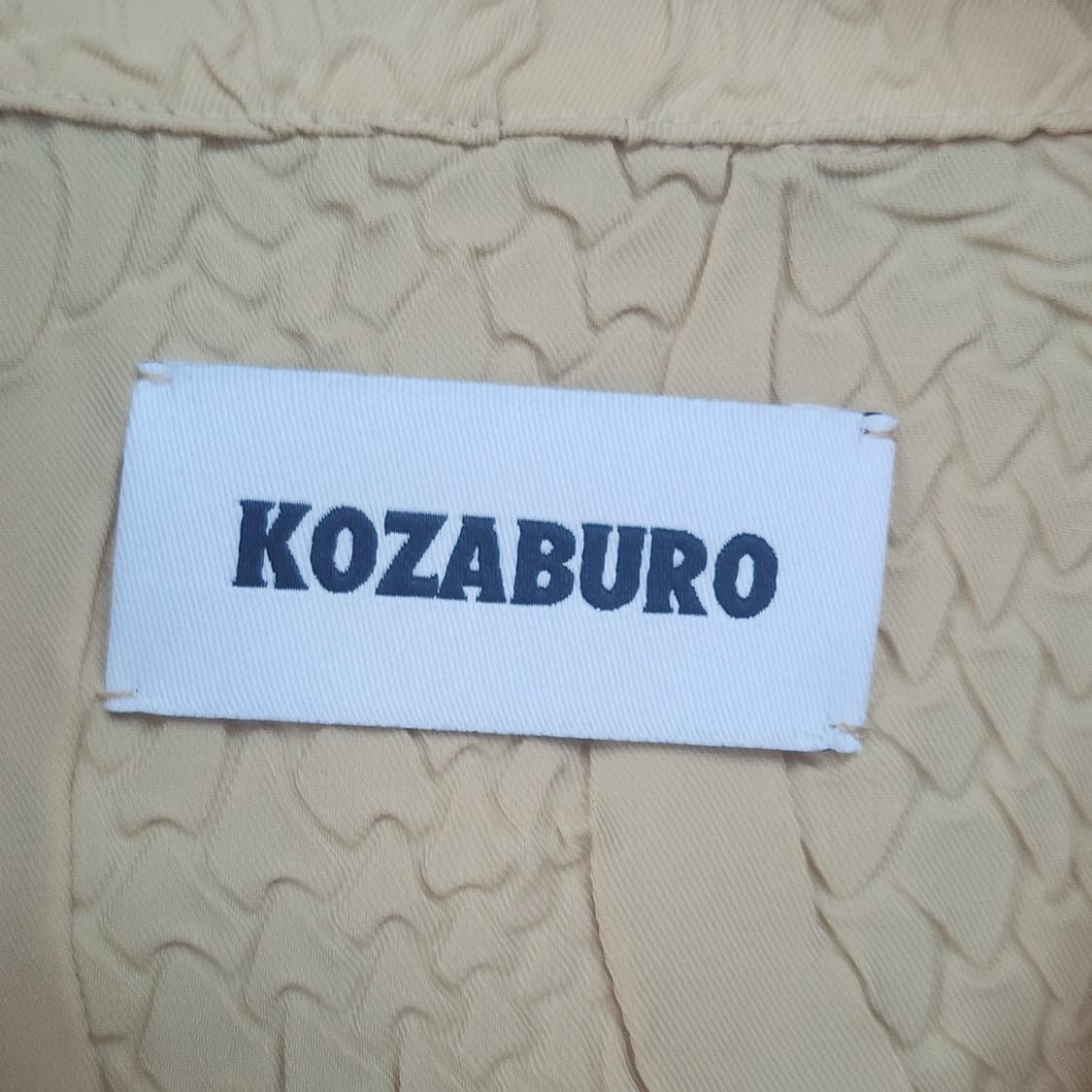 KOZABURO 엠보싱 셔츠 베이지 상품이미지3