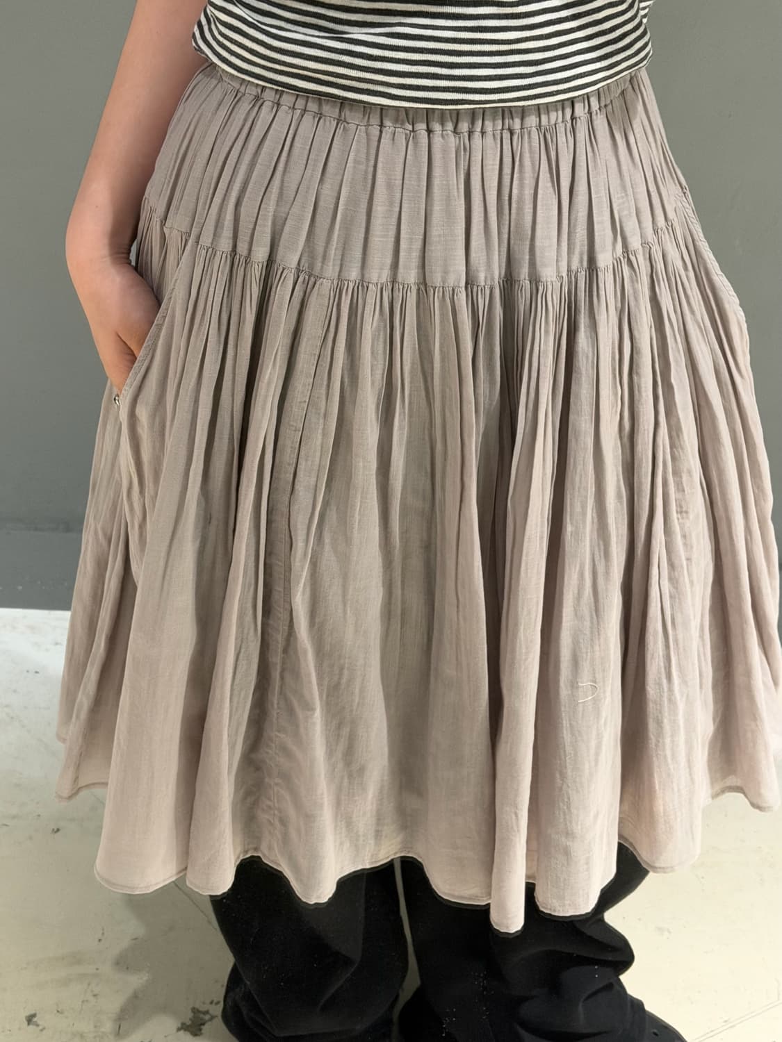 mute beige pleats detail skirt 상품이미지3