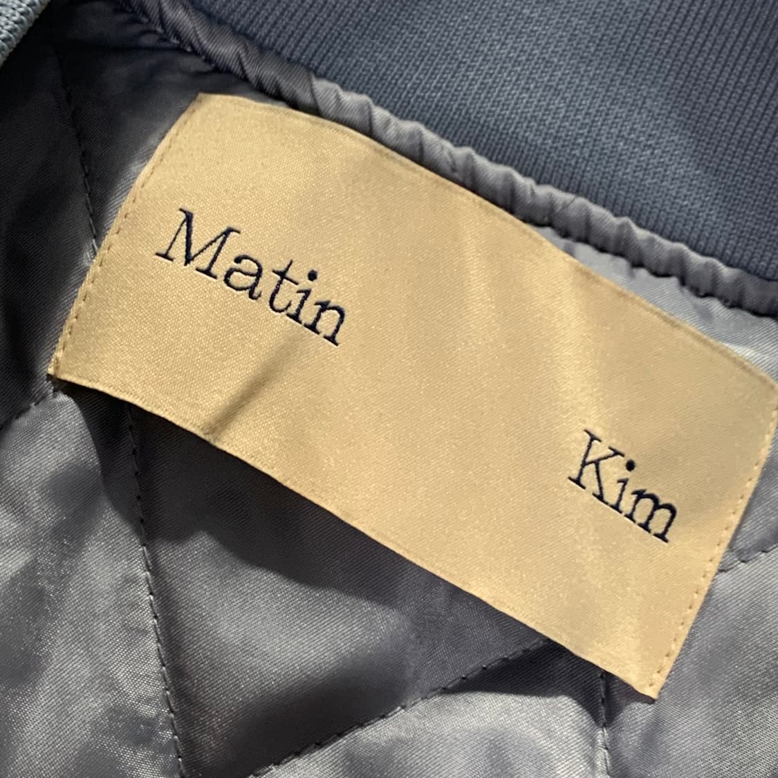 마뗑킴 크롭 셔링 봄버 상품이미지4