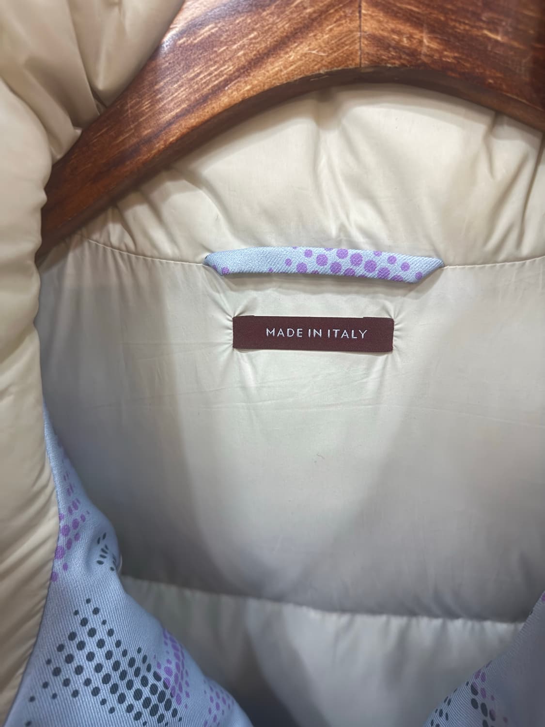 50/105/24fw 정품 구찌 올오버 로고 다운패딩 팝니다 상품이미지3