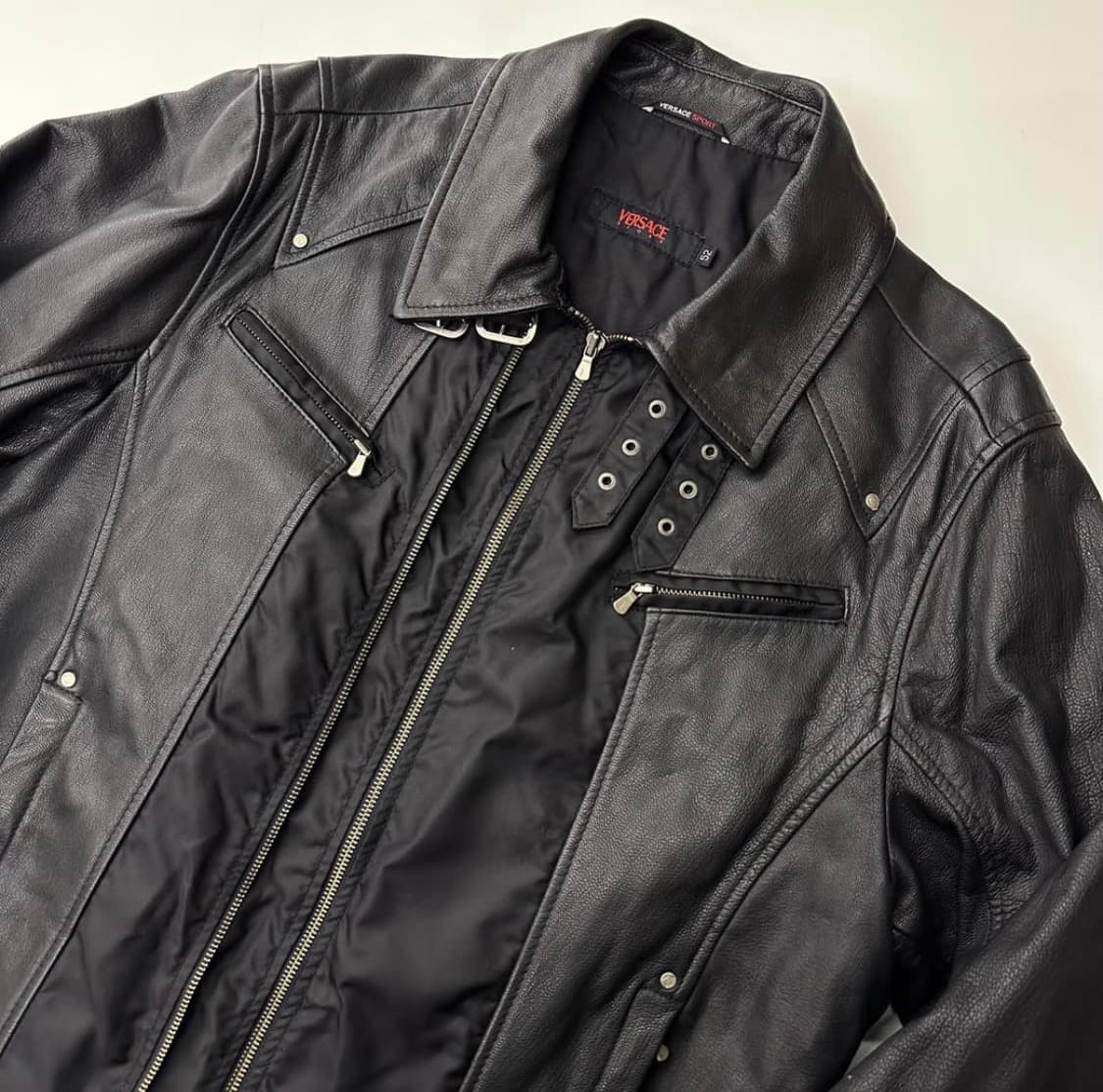 베르사체 스포츠 디테일 레더 디테일 바이커 자켓 상품이미지2
