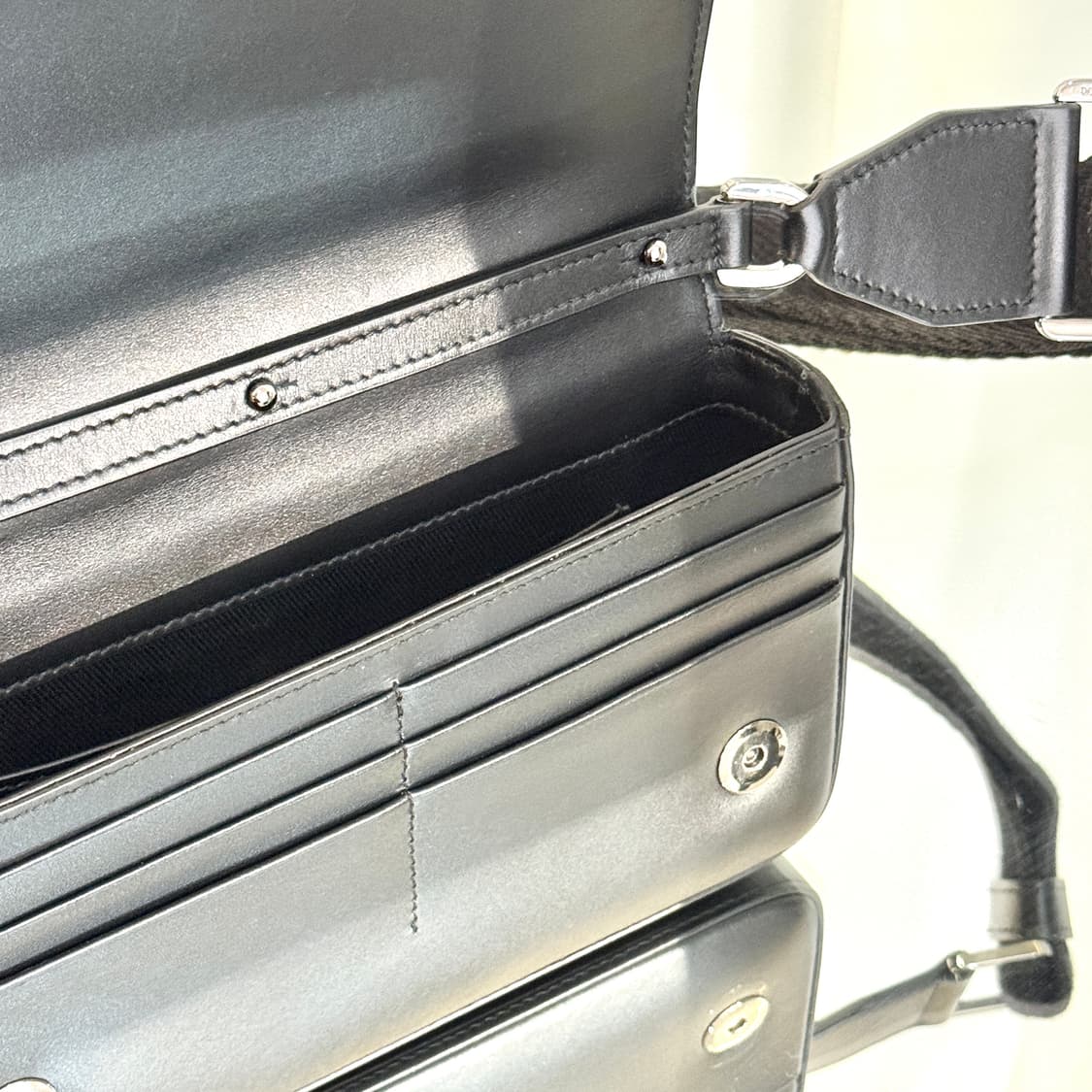 [새상품급/풀구성] 26SS 돌체앤가바나 엠보스드 로고 가죽 미니 숄더  상품이미지6