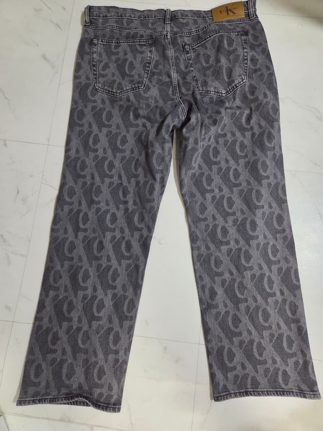 캘빈 클라인 프린팅 로고 팬츠 상품이미지2