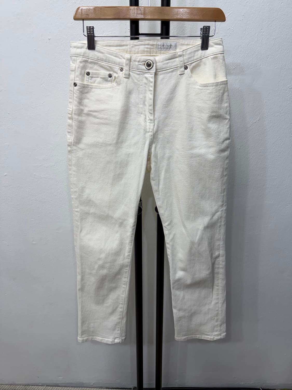 정품) 타임 한섬 20ss 화이트 큐빅로고 데님 팬츠 64(28-29) 상품이미지1