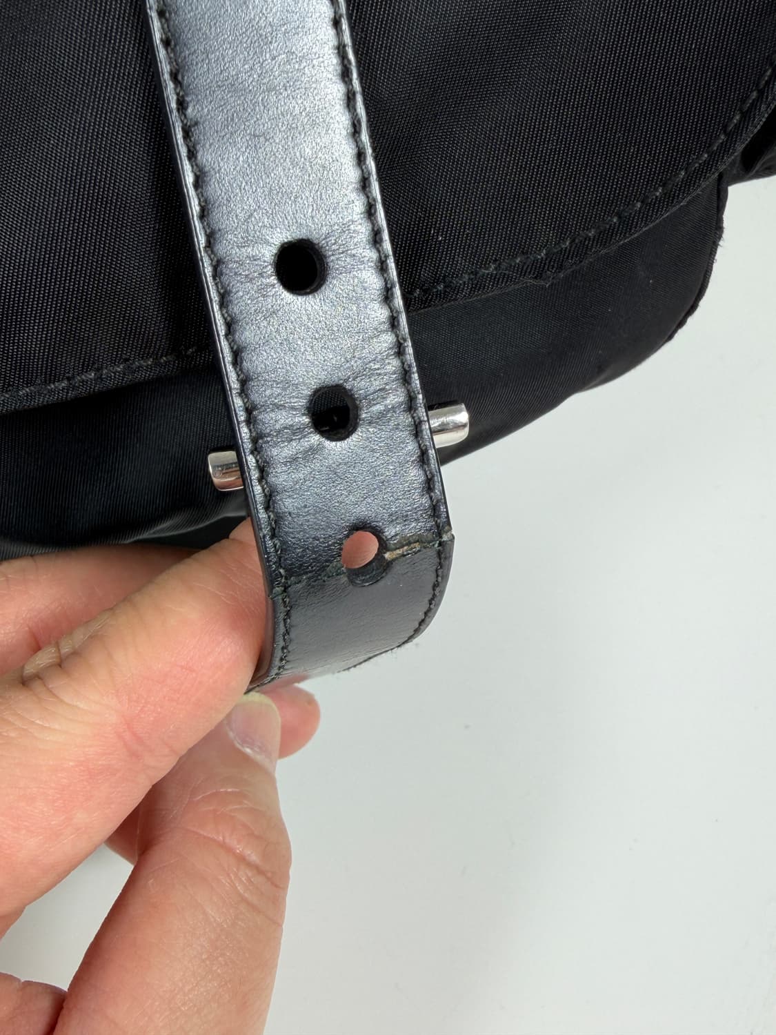 프라다 나일론 사이드포켓 메신저백 상품이미지8