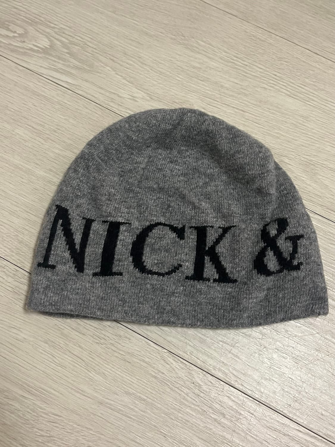 닉앤니콜 CASHMERE LETTERING JAQUARD BEANIE 상품이미지4