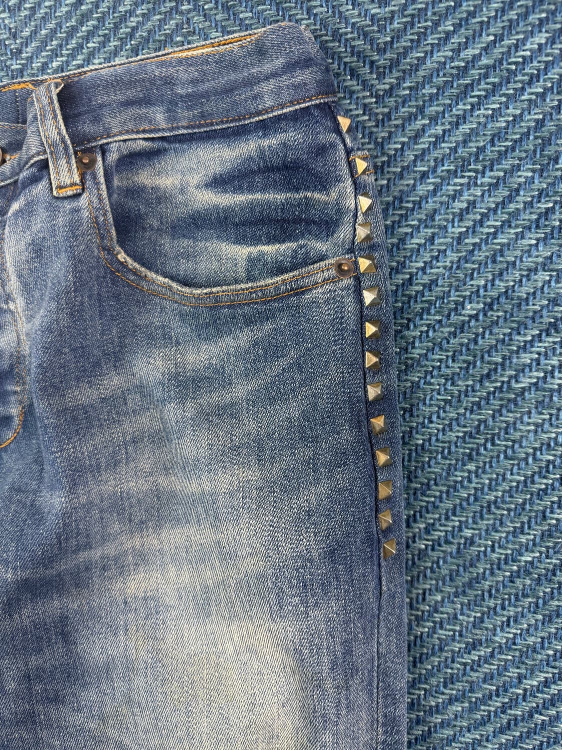 VALENTINO 락스터드 워싱 데님 팬츠 (Size 32) 상품이미지4