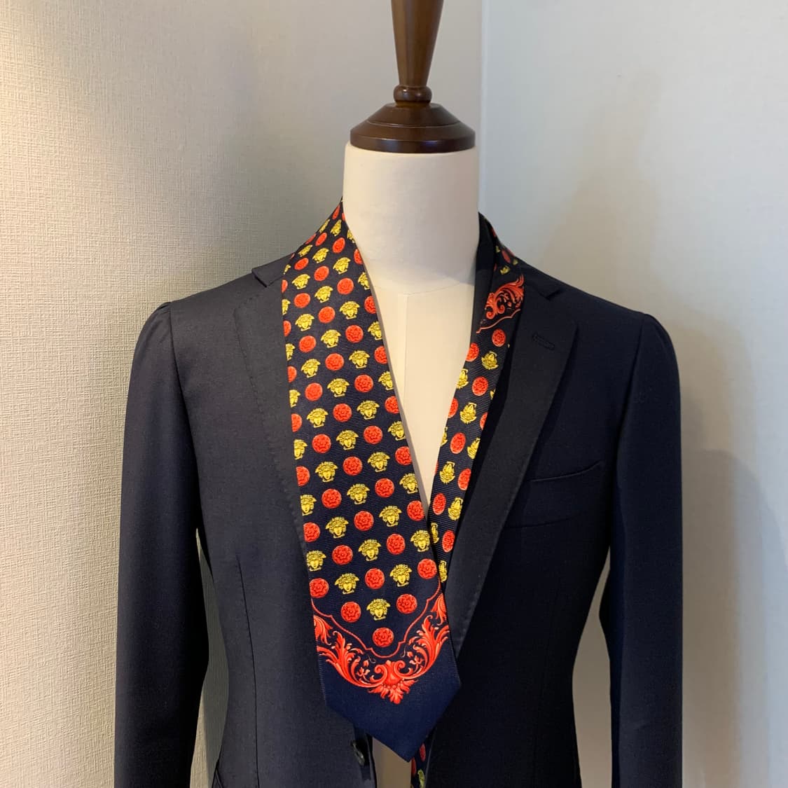 베르사체(VERSACE) 명품 모노그램넥타이 페이즐리 정장코디 최상급 상품이미지1