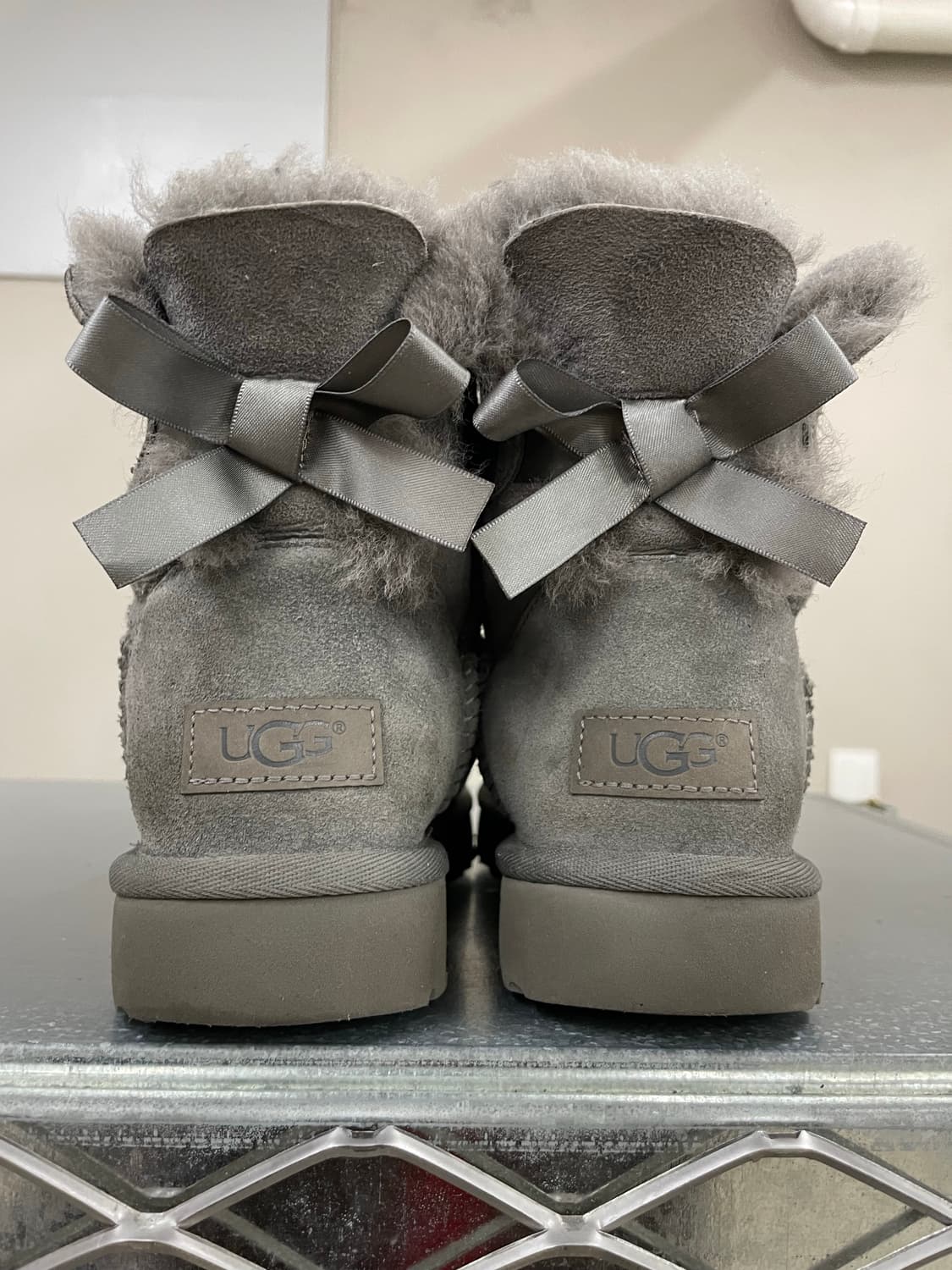 어그 미니 베일리 보우 II 230 상품이미지3