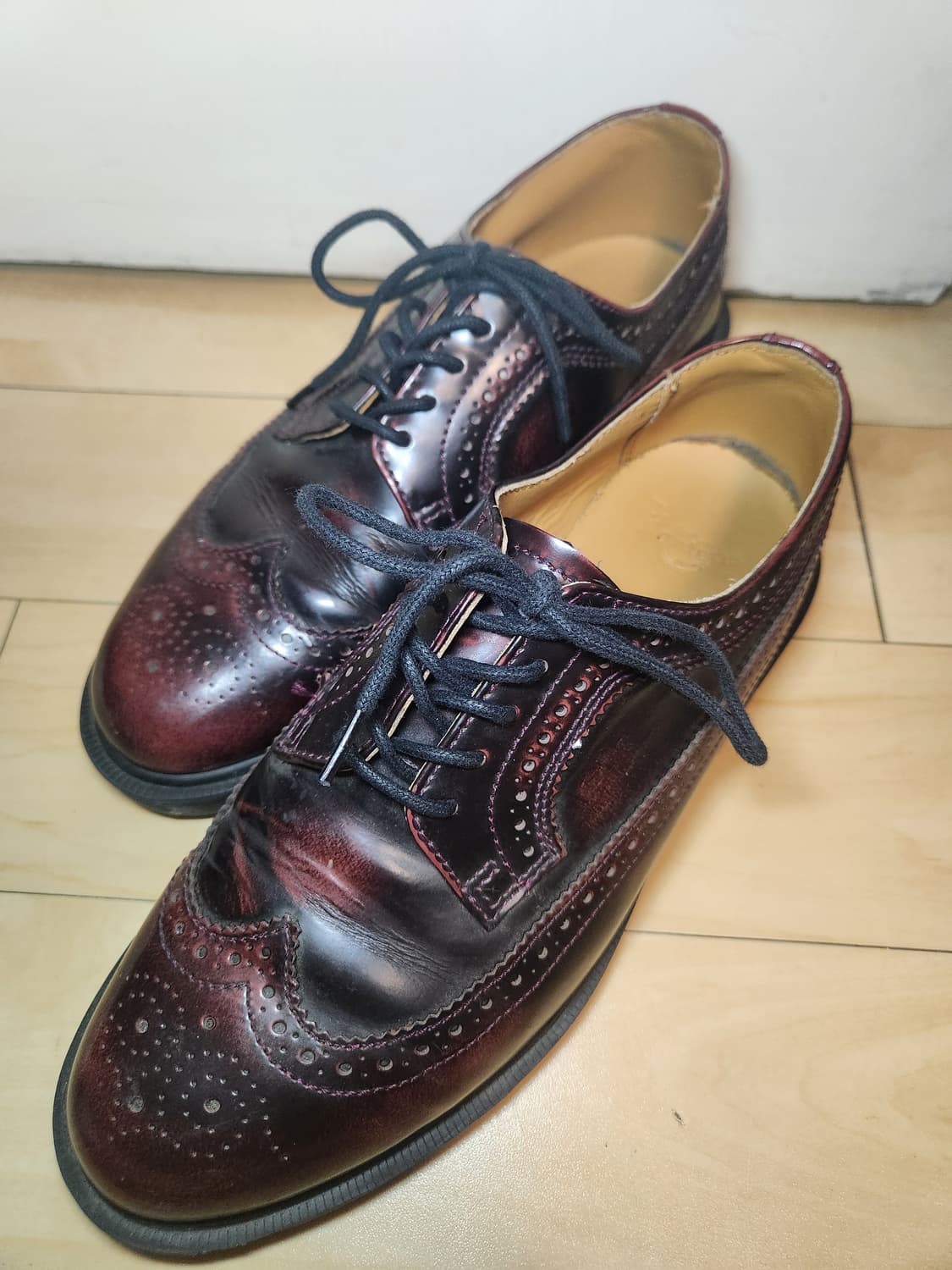 닥터마틴 윙팁 버건디 (260) 상품이미지1