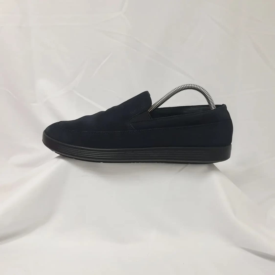 8/270 프라다 스웨이드 슬립온 상품이미지1