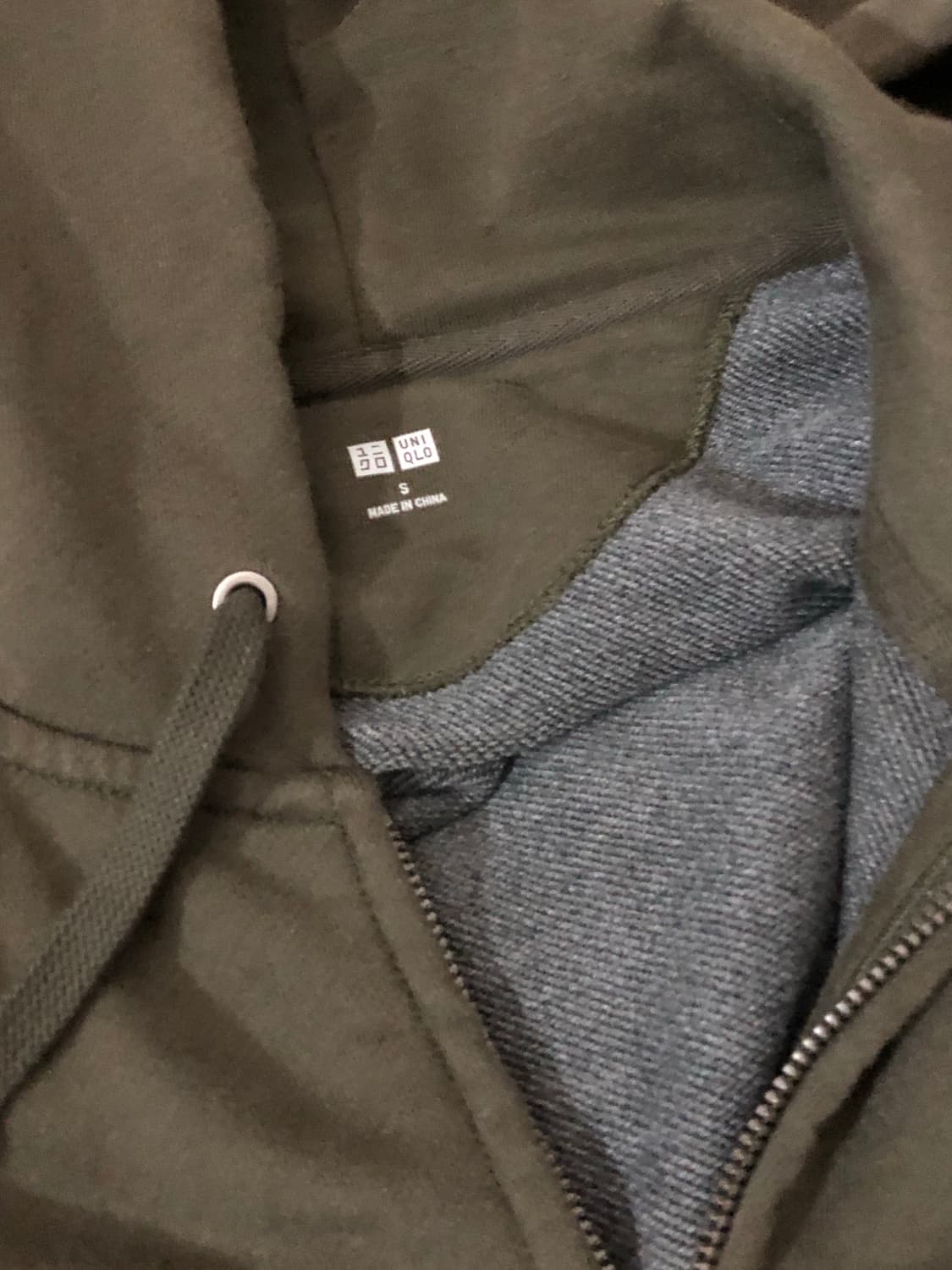 유니클로 후드집업 카키 상품이미지3