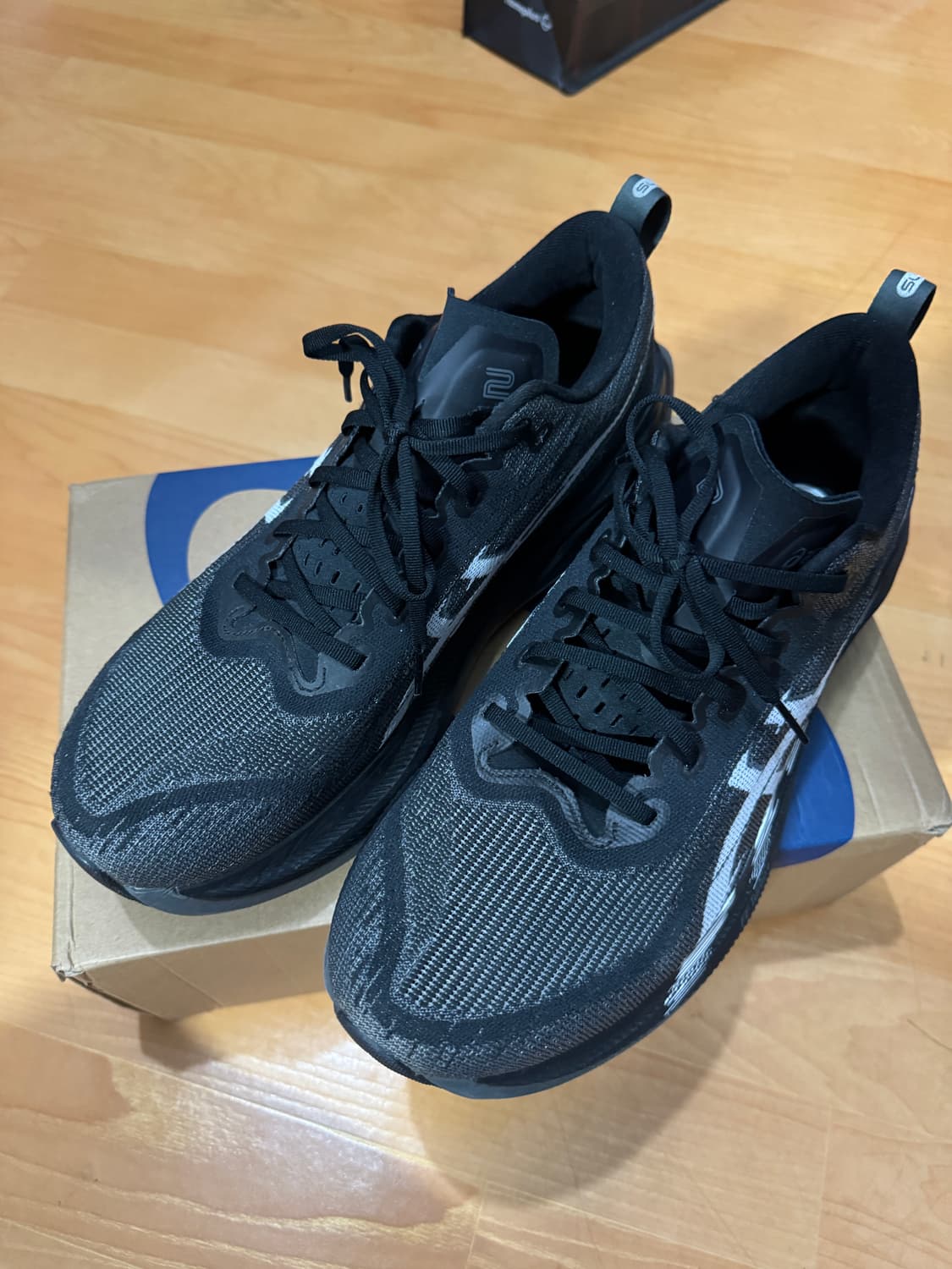 아식스 러닝화 슈퍼블라스트2 295 상품이미지1