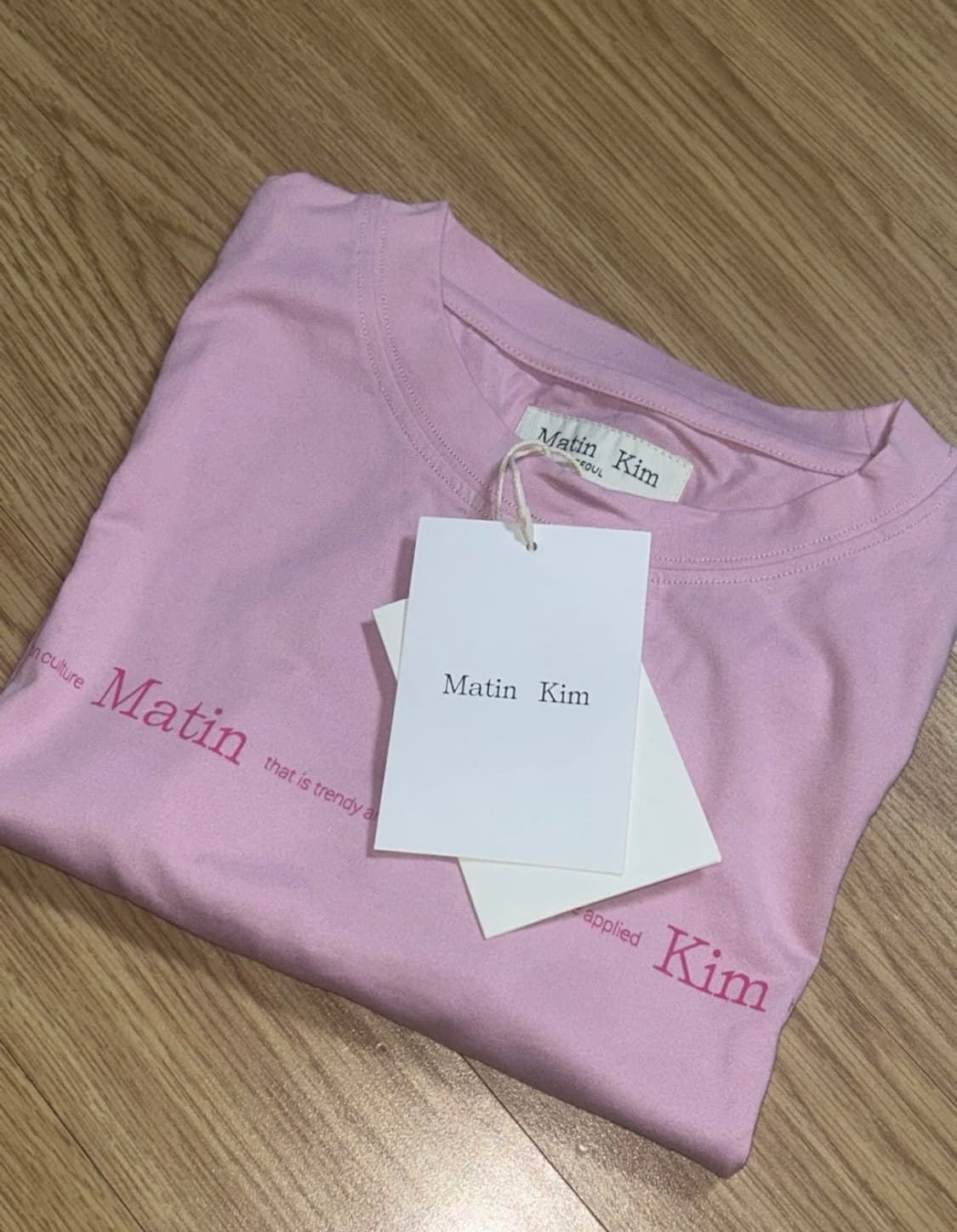 마뗑킴 스몰 라인 로고 스티치 크롭 탑(핑크) 상품이미지1