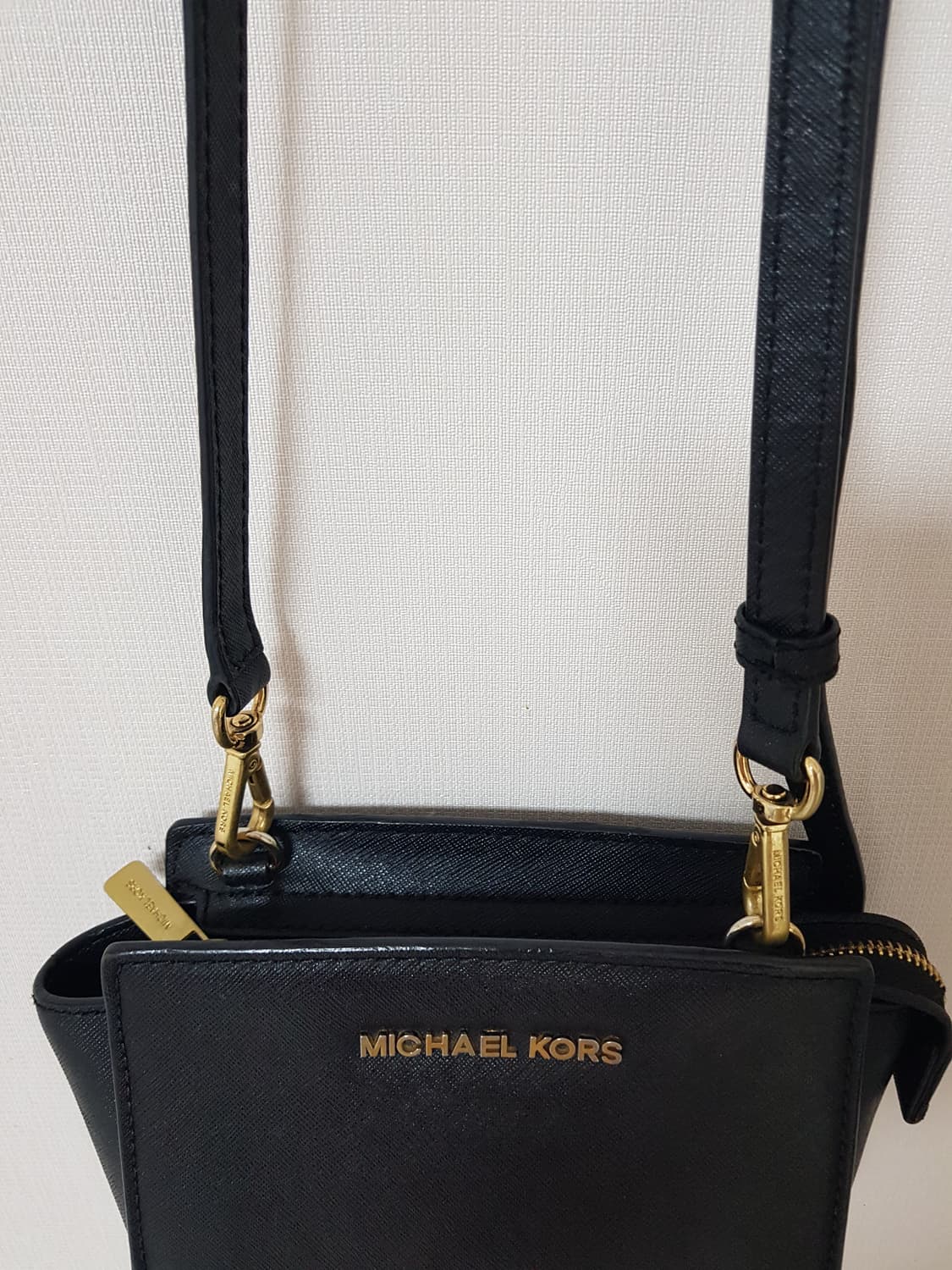 마이클코어스 미니 크로스백--정품 상품이미지4