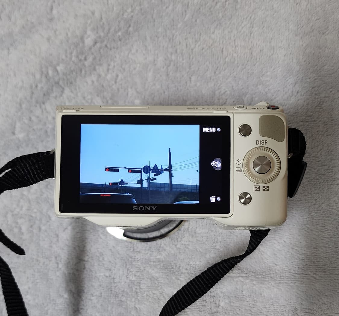 소니 NEX-5N 미러리스 카메라와 18-55mm 렌즈팝니다. 상품이미지8