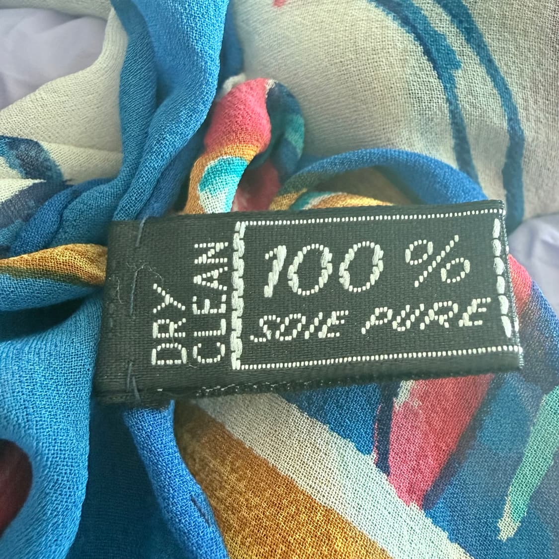 지방시 실크 100% 대형 숄 스카프 (Size 124*127) 상품이미지6