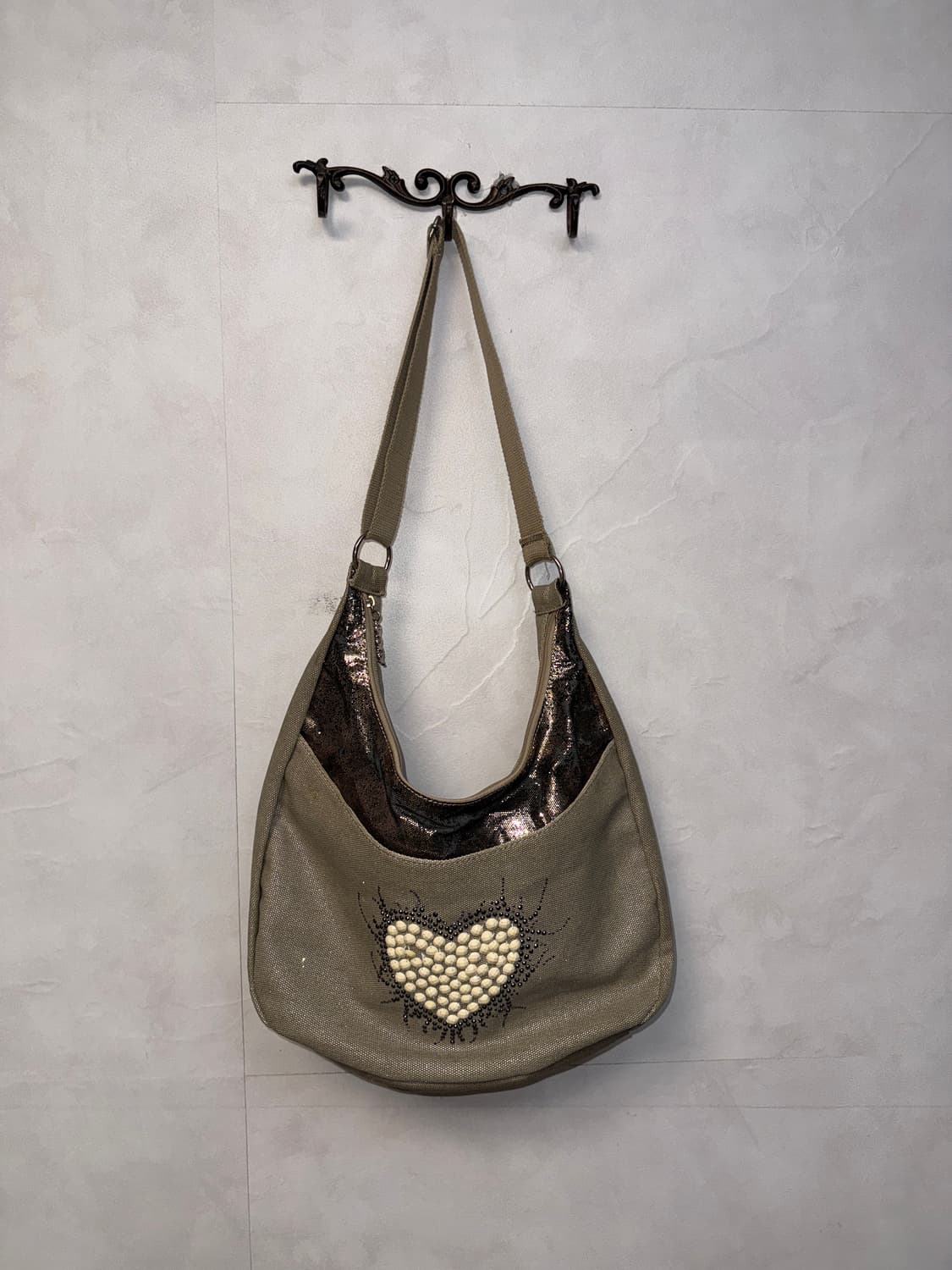 Gold beige glitter heart beads cross bag 상품이미지1