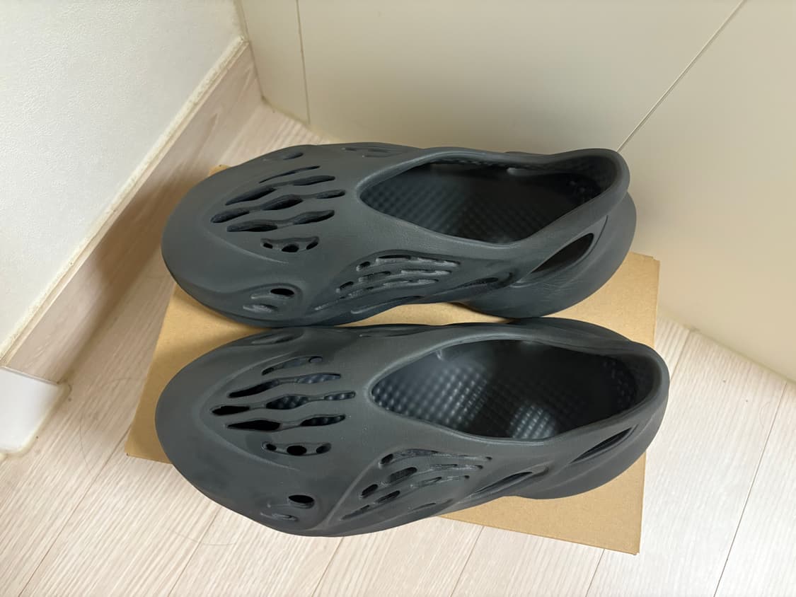 아디다스 이지 폼 러너 카본(265) 상품이미지2