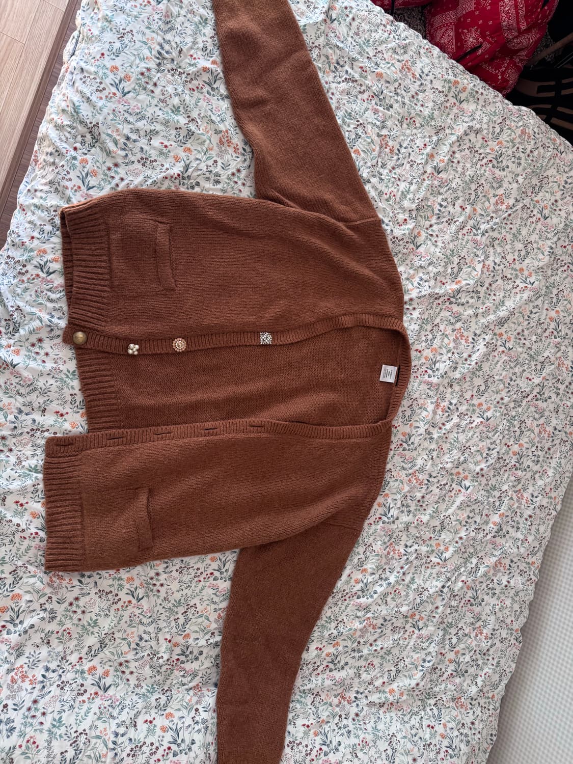 Vetements 베트멍 보석 디테일 버튼 카멜 가디건 (루비버튼 손실) 상품이미지4