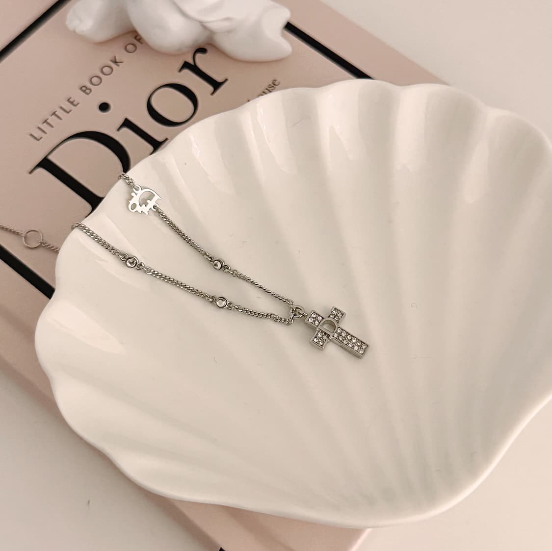 디올 십자가 팔찌 상품이미지5