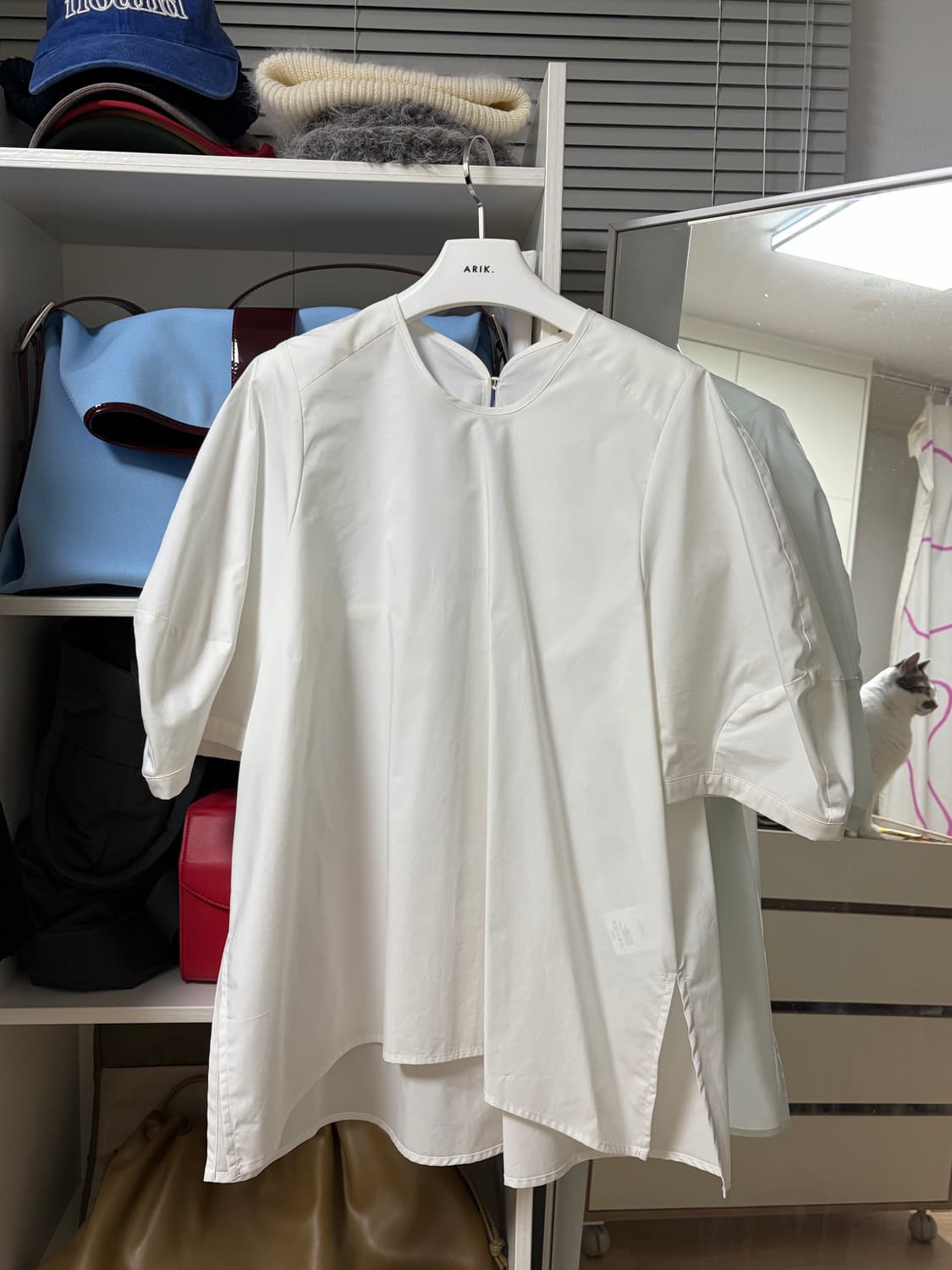 아리크 REVATI 하프 슬리브 볼륨 블라우스 화이트 상품이미지6