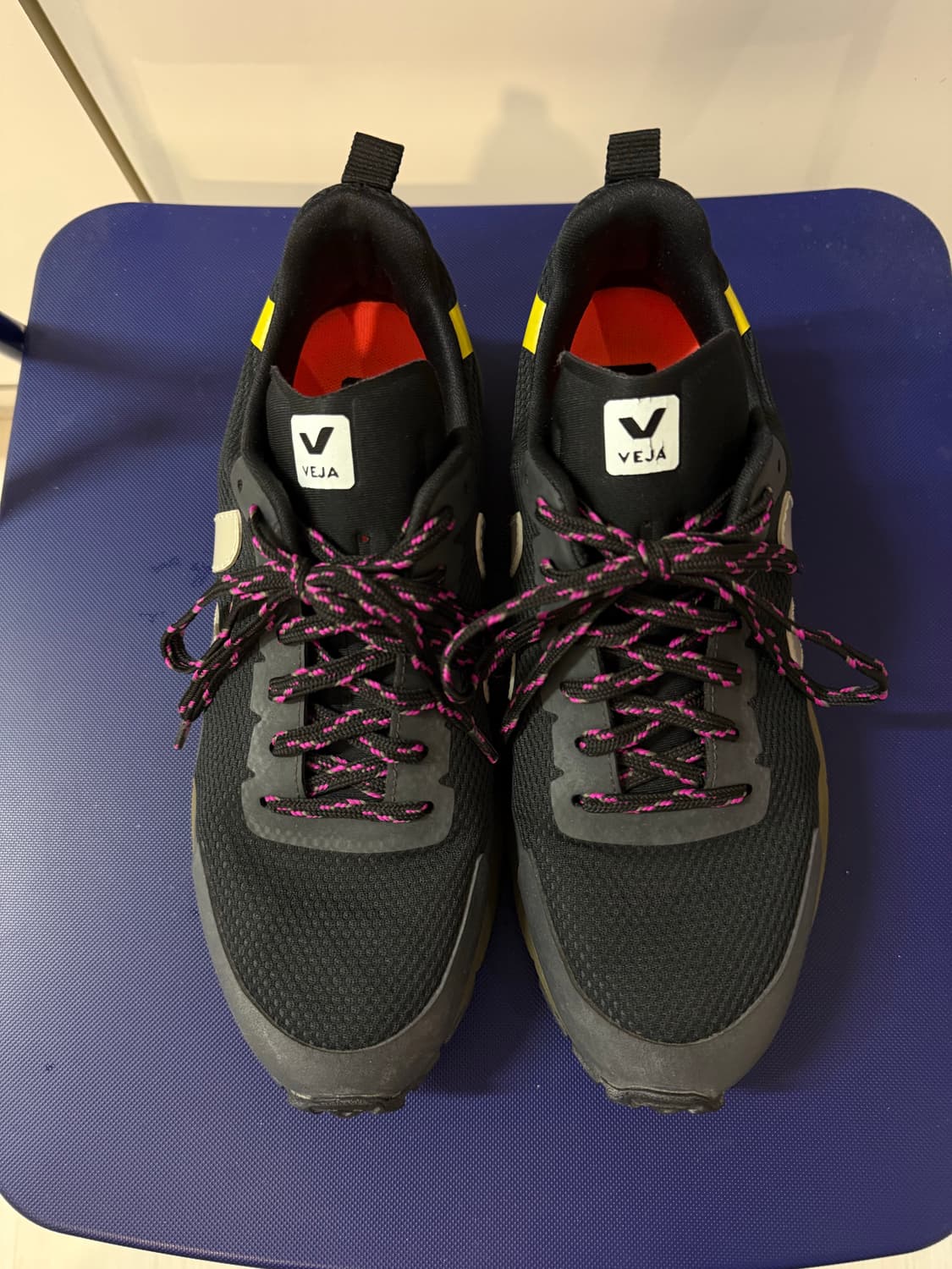 Veja DEKKAN ALVEOMESH BLACK OXFORD GREY  상품이미지1