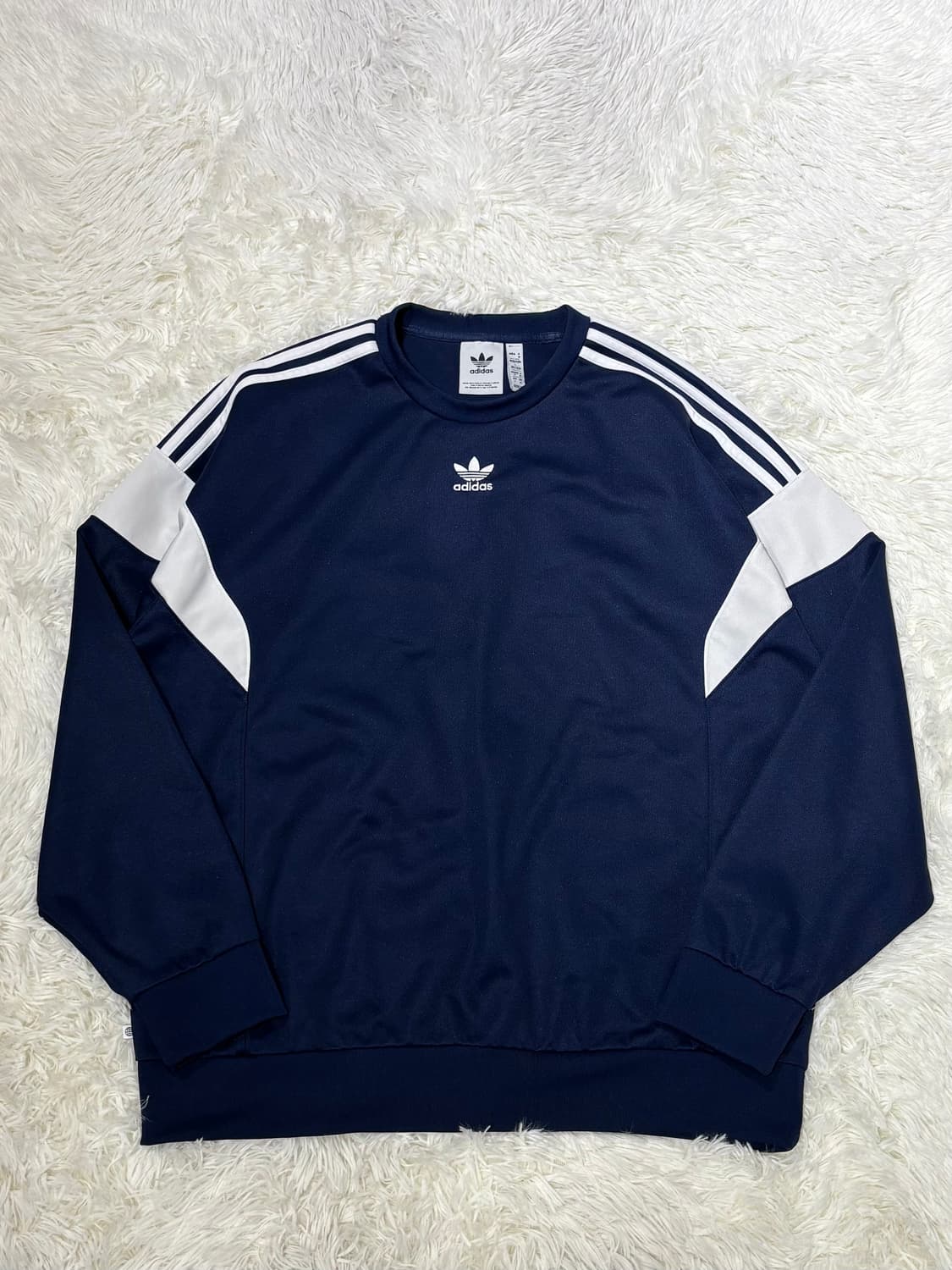 아디다스 미드 스몰로고 맨투맨 상품이미지3