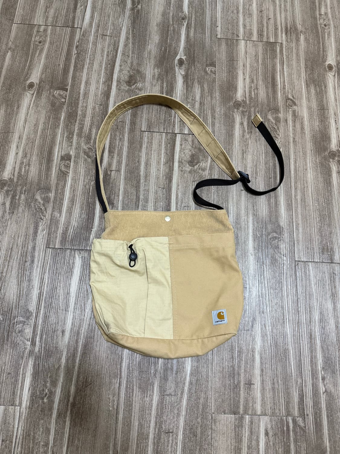 칼하트 WIP 숄더백 더스티브라운 상품이미지2