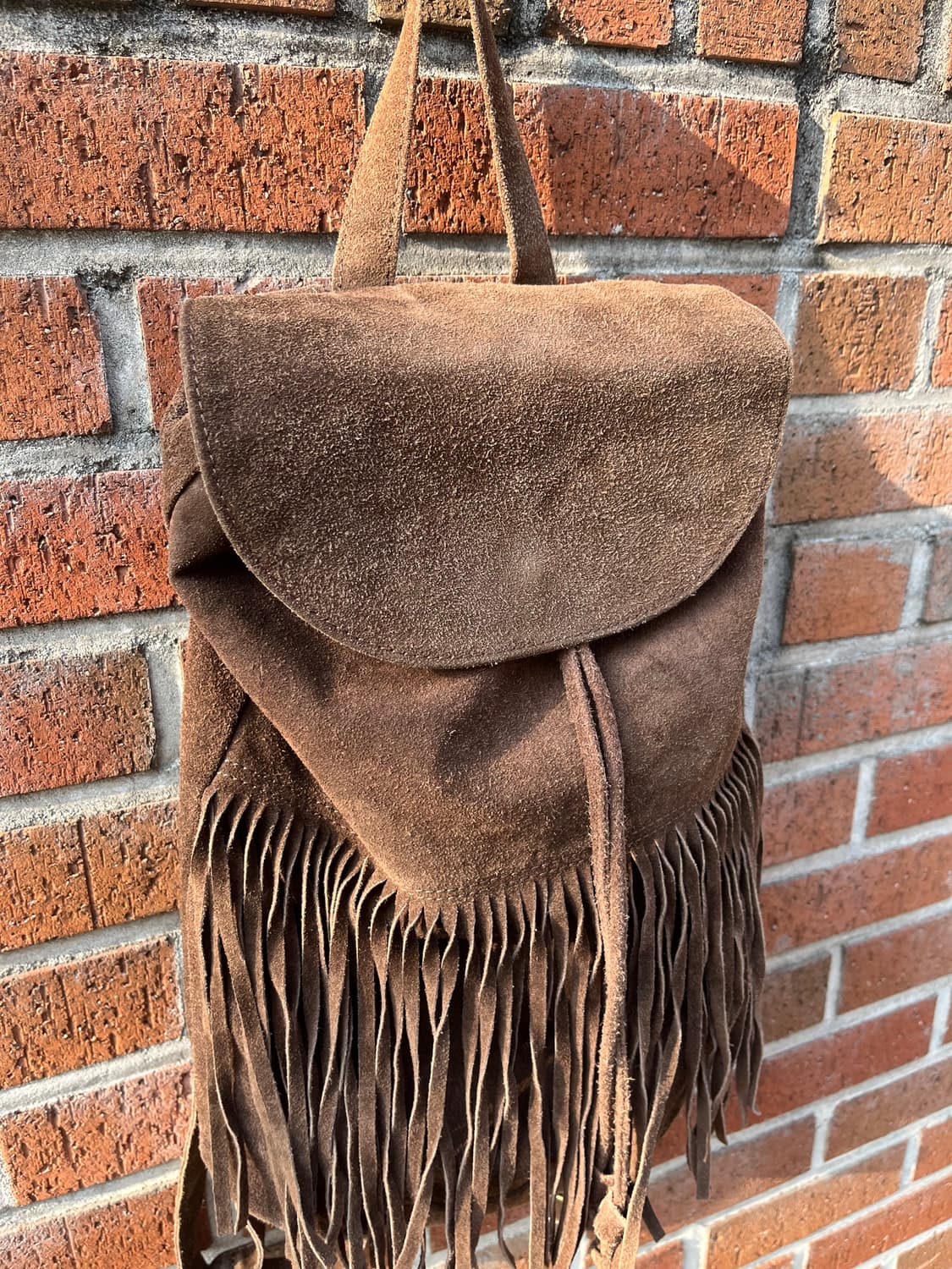 Brandy Melville 리얼레더 프린지 스웨이드 백팩 상품이미지3