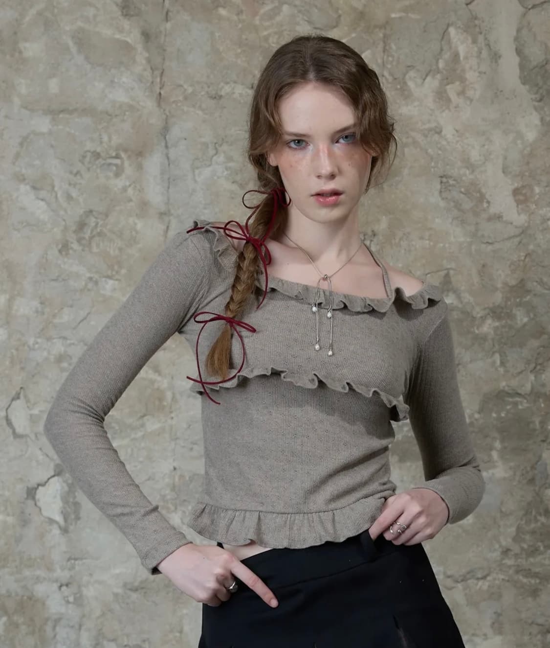 라티젠 프릴 홀터 슬리브리스 L13 FRILL HALTER SLEEVE 상품이미지1