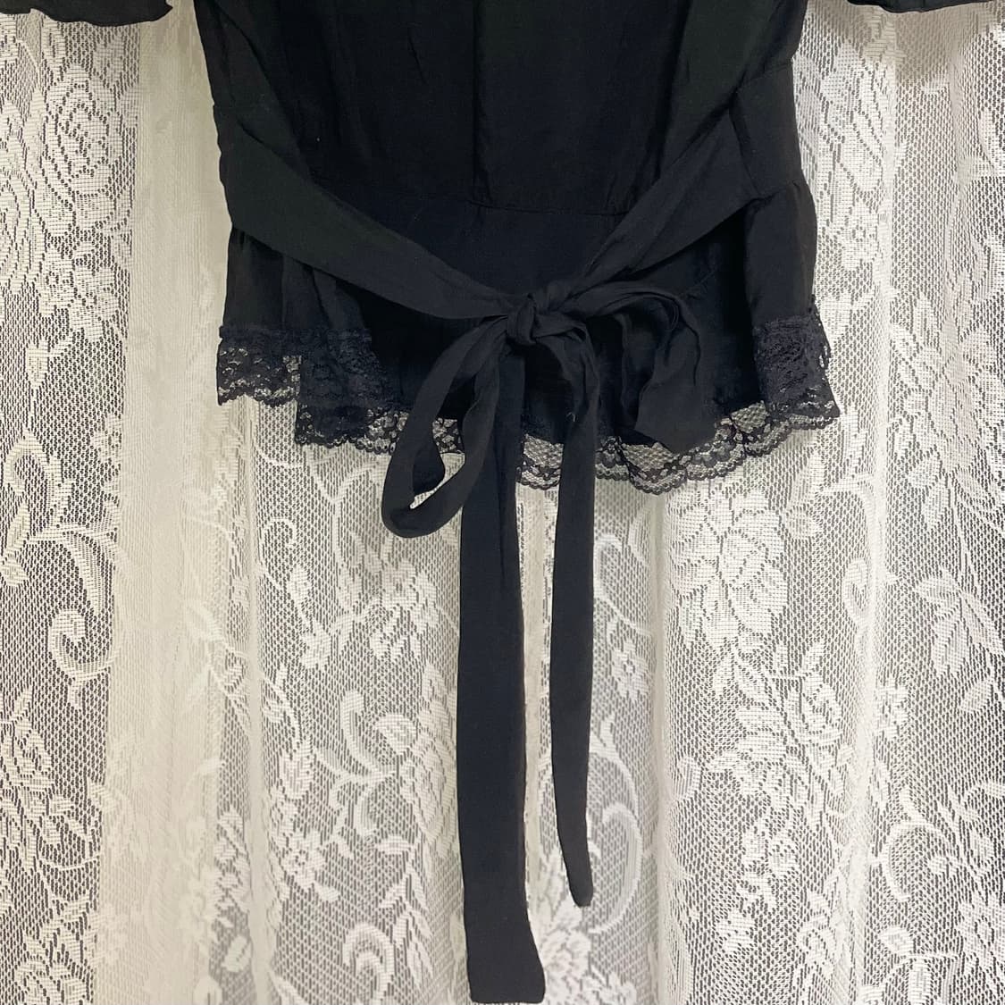엑시즈팜 블랙 레이스 블라우스 상품이미지3