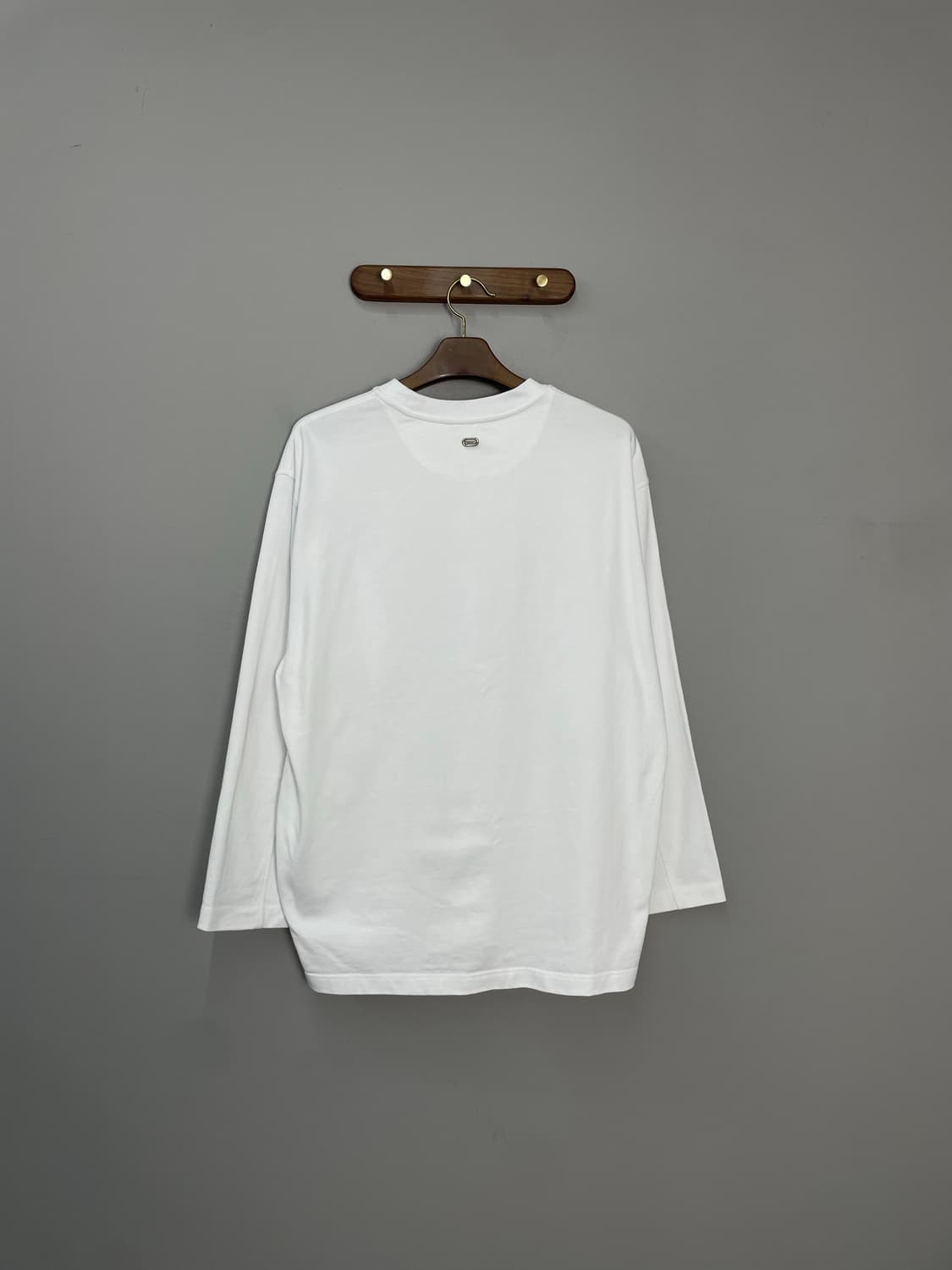 솔리드 옴므 세미오버핏 포켓 롱 슬리브 H2106 상품이미지4