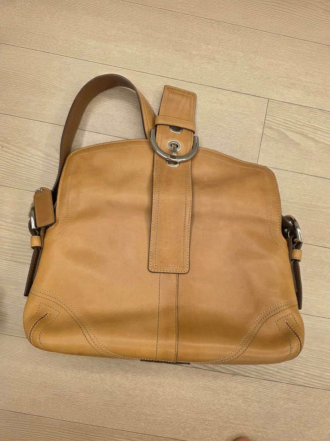 코치 가죽 숄더백 상품이미지5