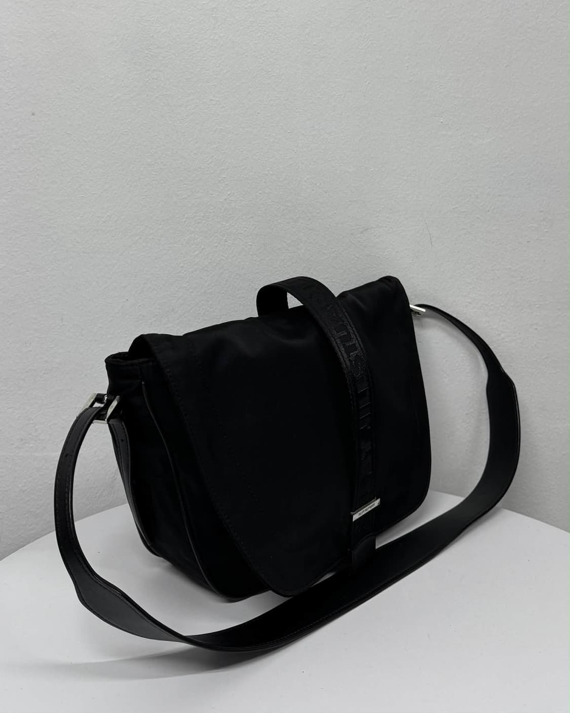 질바이 질 스튜어트 22년 신형 나일론 레더 플랩 크로스 바디 백 상품이미지2