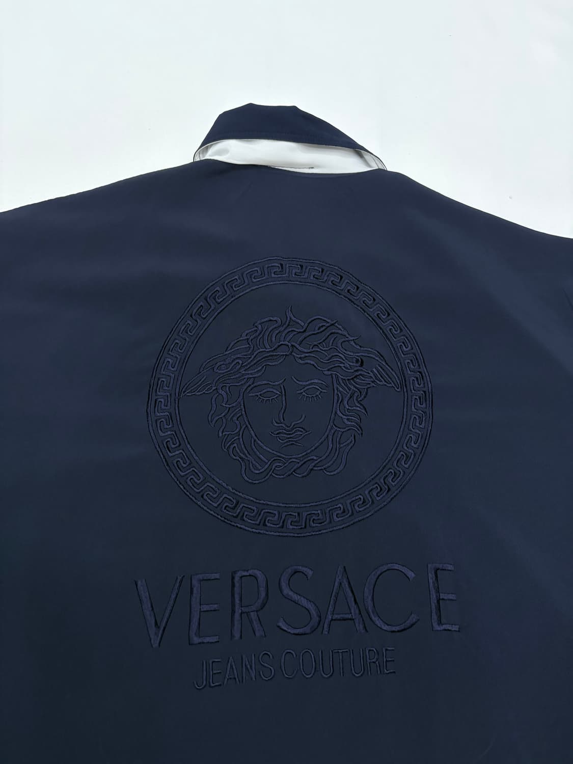 베르사체 올드스쿨 자수 바람막이 자켓 상품이미지8