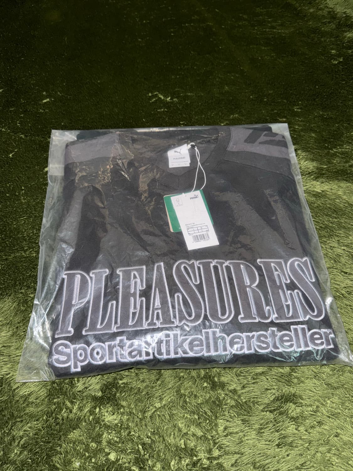[L] PLEASURES 플레져스 X 푸마 스웻 하키 저지 럭비티 블랙 상품이미지10