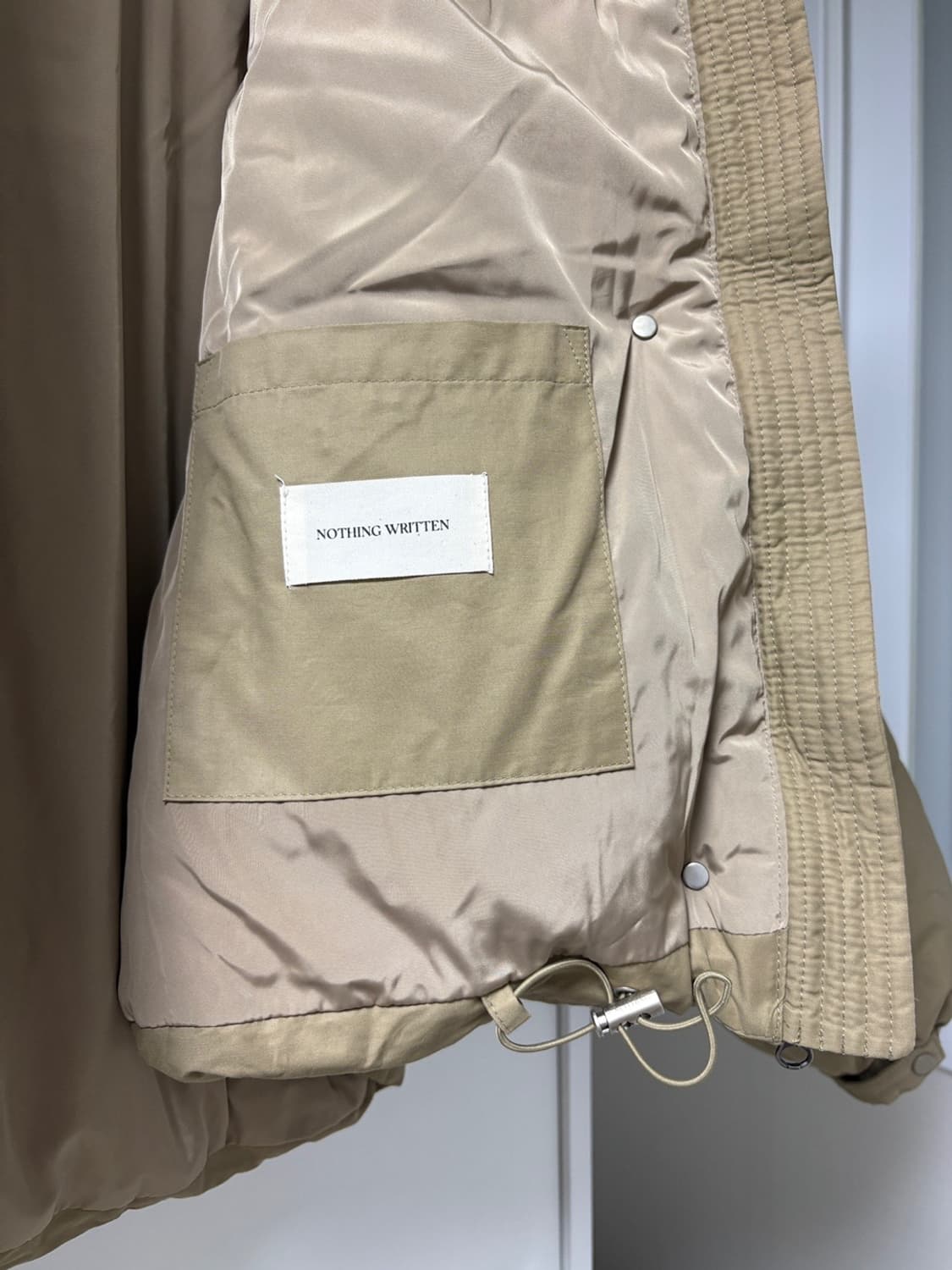 낫띵리튼 페블 크롭 푸퍼 패딩 베이지 상품이미지5