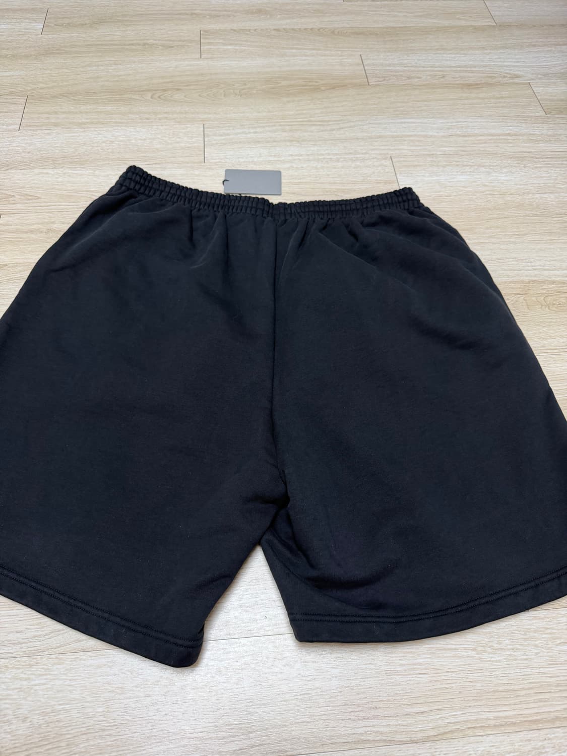 발렌시아가  블랙 반바지 상품이미지3