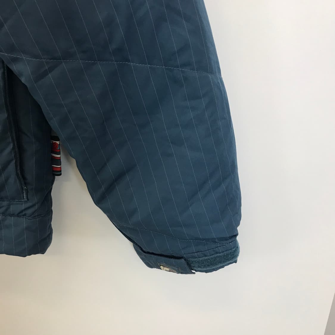 BURTON 버튼 스노우보드 숏 구스다운 패딩 [95사이즈] 상품이미지3