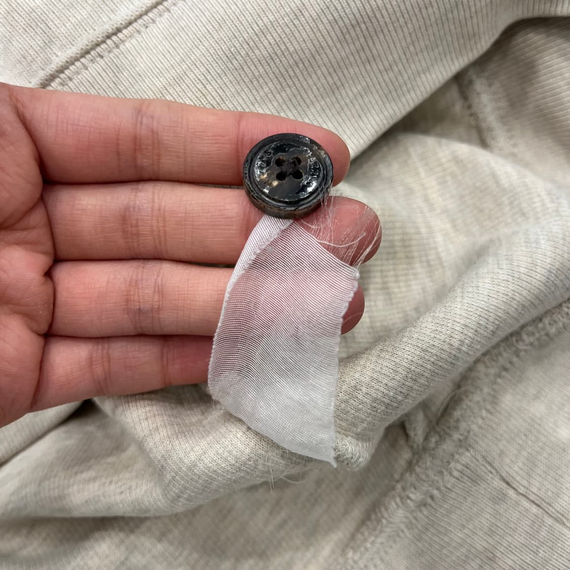 105 헤지스 반버튼니트 상품이미지6