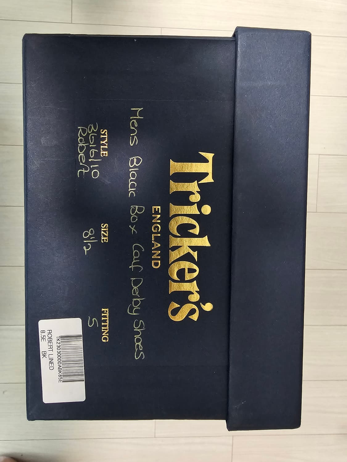 트리커즈로버트 블랙 풀박스 uk8.5(275) 상태아조좋음 상품이미지7
