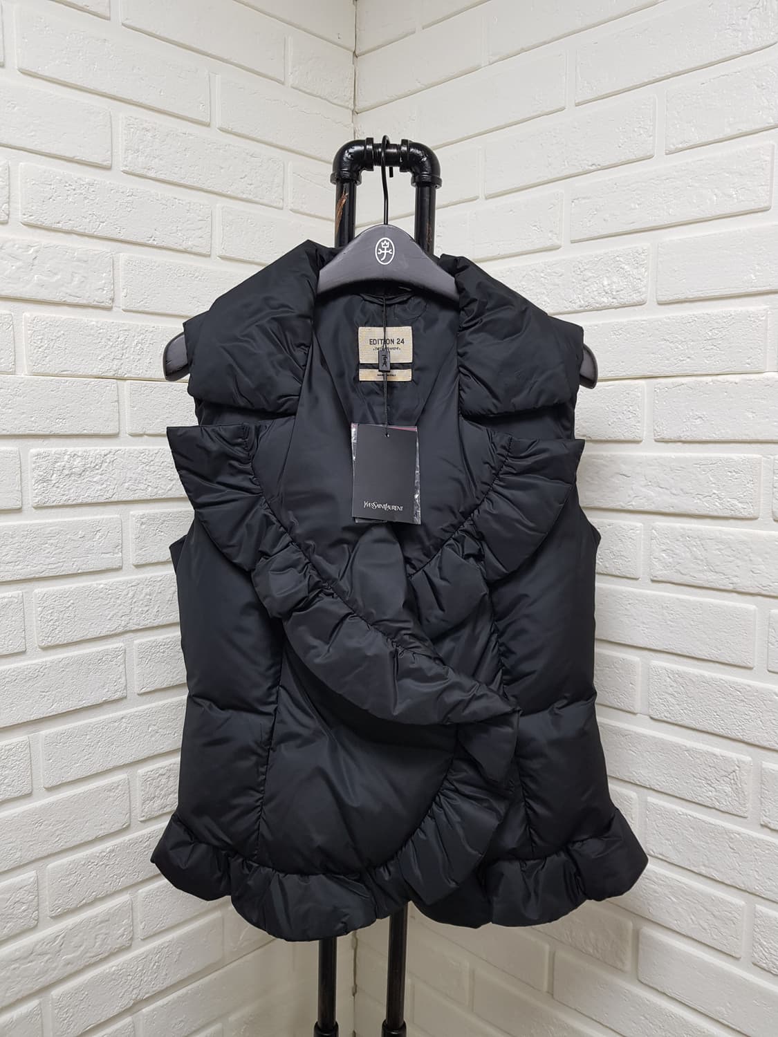 [38/미사용/정품] 생로랑 구스 푸퍼 패딩조끼 상품이미지2